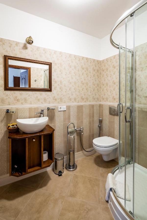 Mini-Hotel Guest House Inn Лвив Екстериор снимка
