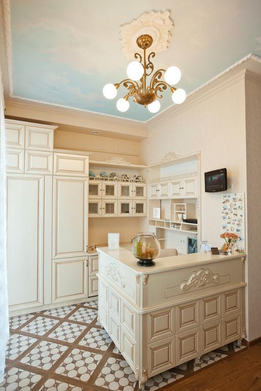 Mini-Hotel Guest House Inn Лвив Екстериор снимка