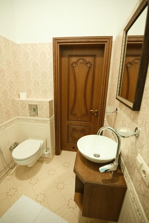 Mini-Hotel Guest House Inn Лвив Екстериор снимка