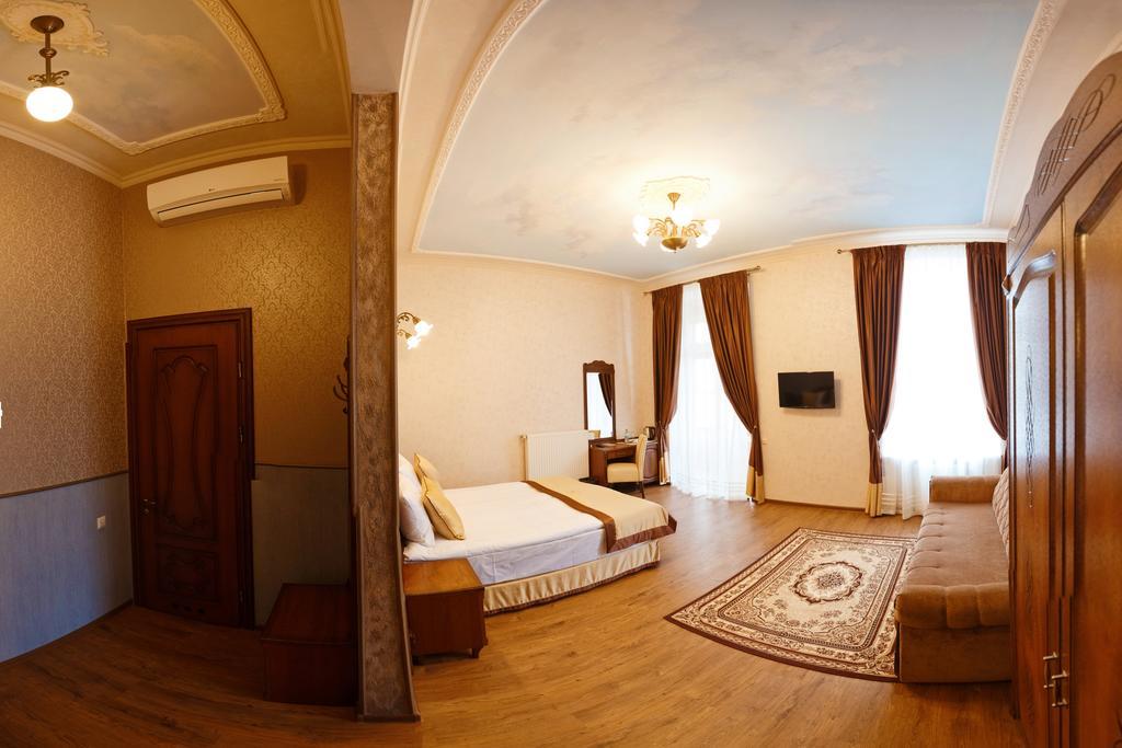 Mini-Hotel Guest House Inn Лвив Екстериор снимка