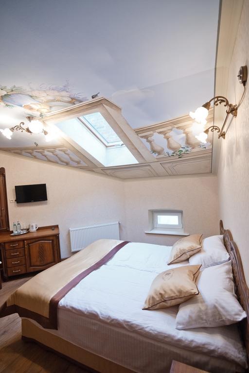 Mini-Hotel Guest House Inn Лвив Екстериор снимка