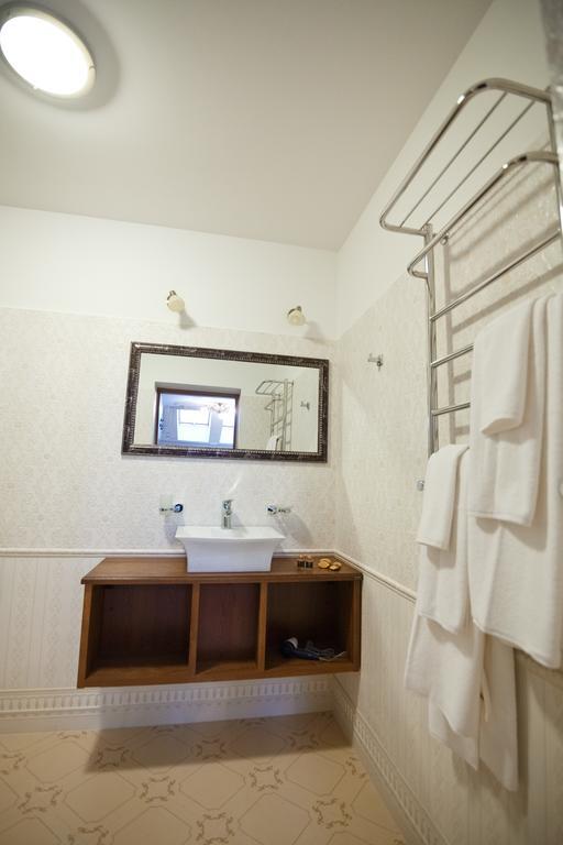Mini-Hotel Guest House Inn Лвив Екстериор снимка