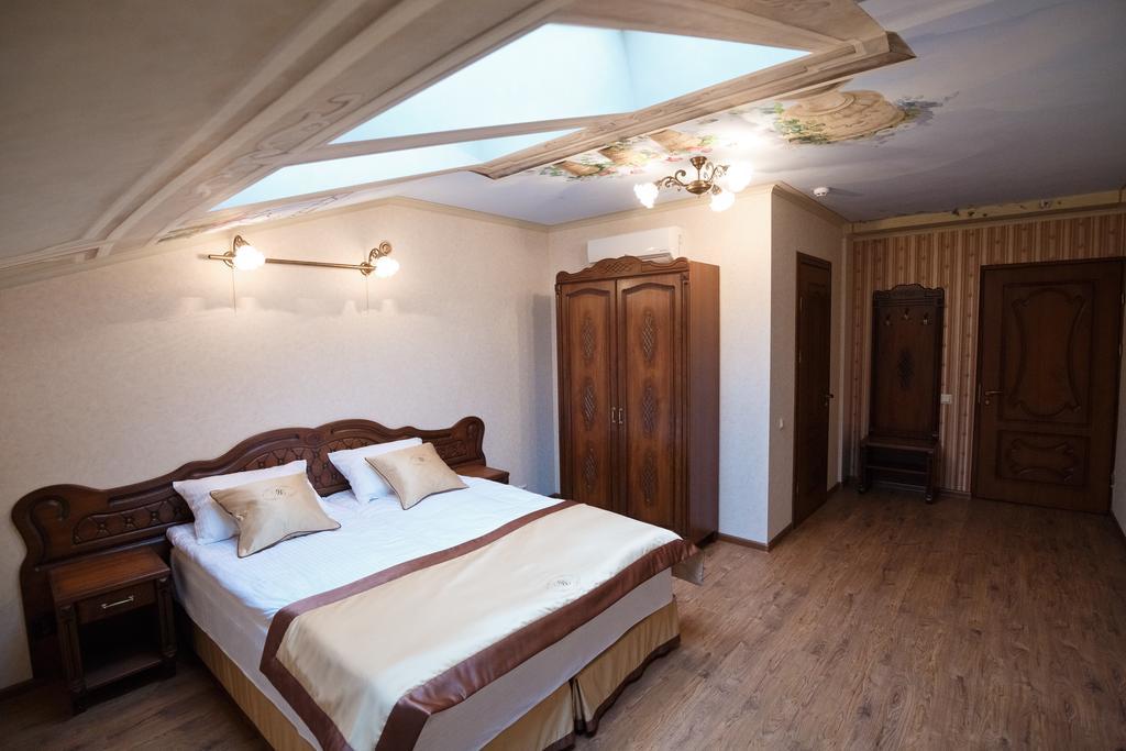 Mini-Hotel Guest House Inn Лвив Екстериор снимка