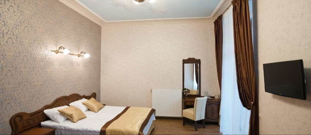 Mini-Hotel Guest House Inn Лвив Екстериор снимка