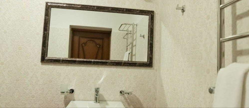 Mini-Hotel Guest House Inn Лвив Екстериор снимка