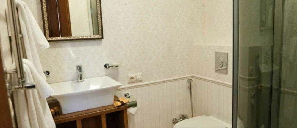 Mini-Hotel Guest House Inn Лвив Екстериор снимка